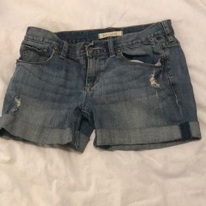 Bullhead jean shorts. (Pacsun)